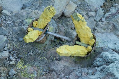 Endonezya, Kawah İjen 'de sülfür taşıyıcı sepet