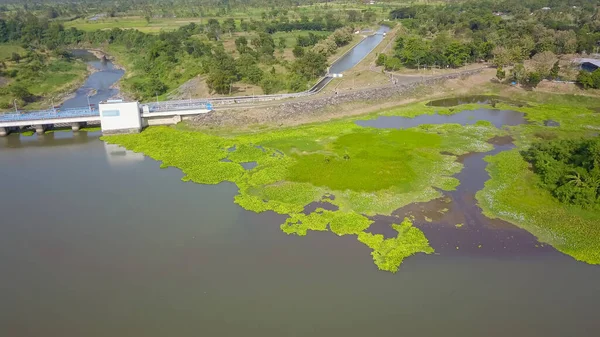 Water dam view from above, renewable energy, aerial landscape — Stock Photo, Image