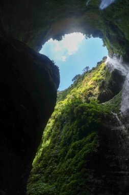Madakaripura Şelalesi, Endonezya 'nın aşağısından görüntü