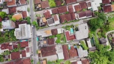 Canggu, Bali 'nin merkezinin 4km' lik görüntüsü. Canggu 'daki pirinç alanları