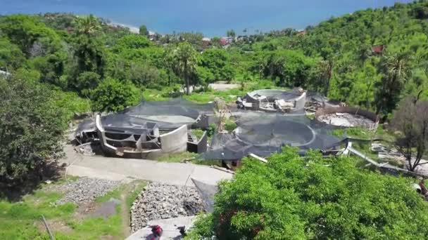 Complesso con ville in costruzione vicino al mare sull'isola di Bali — Video Stock