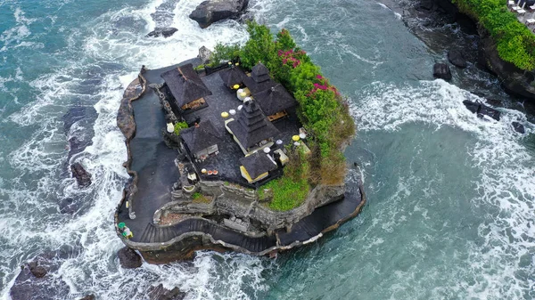 Aerial Drone View Stunning Tanah Lot Balinese Hindu Temple Dramatic — Stock Photo, Image