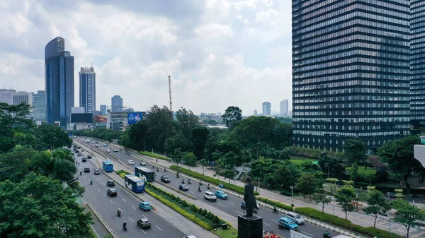 Drone Kilátás Csendes Forgalom Sudirman Felhőkarcolók Jakarta Város — Stock Fotó