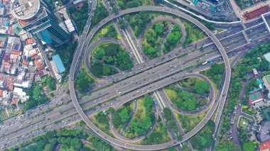 Jakarta Selatan 'daki semanggi köprüsünün hava görüntüsü..