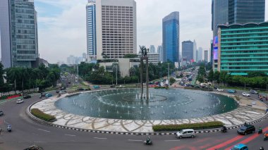 Roundabout Bundaran HI 'daki Selamat Datang Anıtı' na hoş geldiniz..