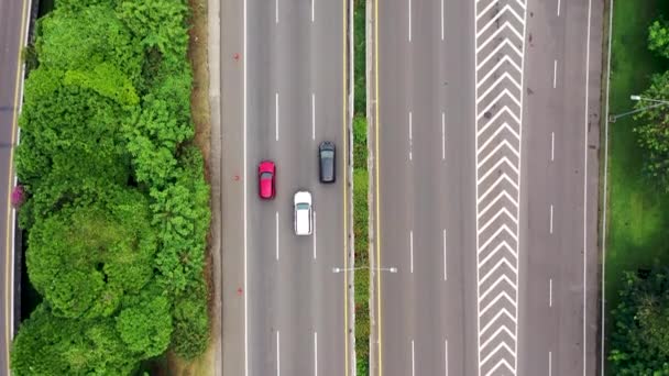 Вид Сверху Час Пик Дороге Медленно Движущимися Автомобилями Время Пробок — стоковое видео