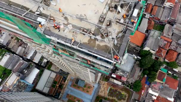 Вид Зверху Вниз Дах Офісного Хмарочоса Ході Будівництва Великою Кількістю — стокове відео