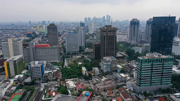 Jakarta resmi olarak Endonezya 'nın başkenti olan Jakarta' nın başkentidir. Jakarta Endonezya 'nın ekonomi, kültür ve siyasetinin merkezidir..