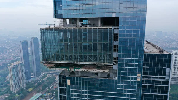 建造一座高楼 俯瞰正在建造的摩天大楼 房地产建设的概念 — 图库照片