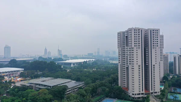 Flygfoto Över Kontorsbyggnader Jakartas Centrala Affärsdistrikt Och Bullermoln — Stockfoto
