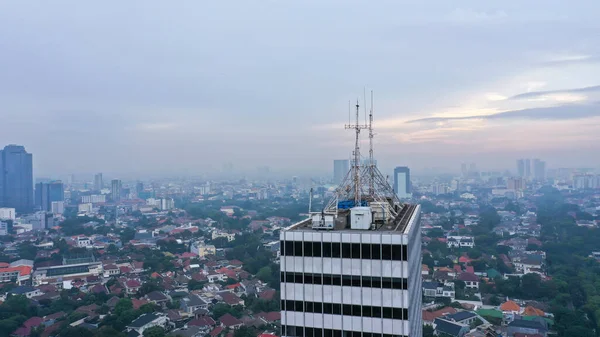 Felhőkarcoló Épületek Jakarta Központi Üzleti Negyedében Ködös Reggelen — Stock Fotó