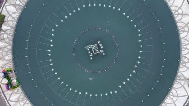インドネシアのジャカルタにあるセラマット ダタン記念碑の空中映像 — ストック動画