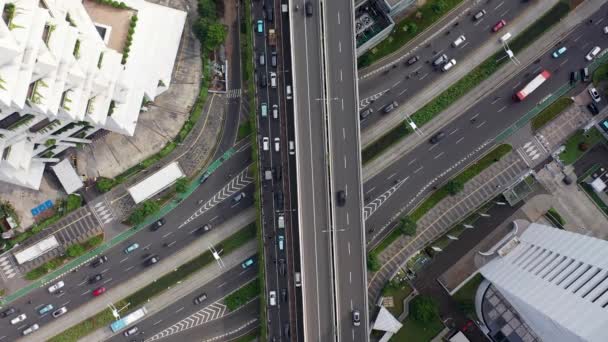 Luftaufnahme Einer Mehrstöckigen Straßenkreuzung Der Stadt Jakarta Einem Sonnigen Sommertag — Stockvideo