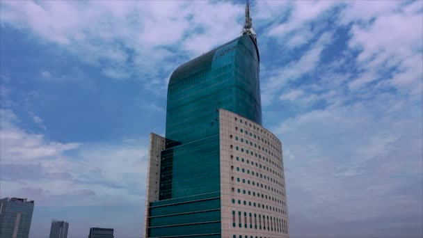 Arbejdere Vask Vinduer Den Moderne Turkis Blå Skyskraber Bygning – Stock-video