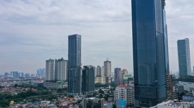 Güzel mimari iş ofis pencere cam desenli gökdelen şehir Binası.