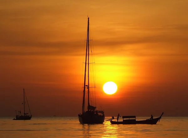 船上和在泰国的日落 — 图库照片
