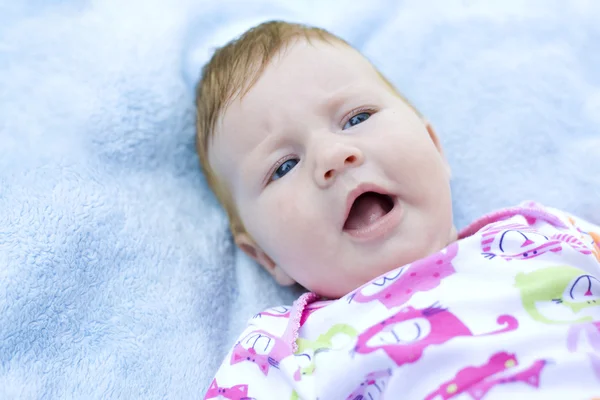Potret bayi di luar ruangan selama dua bulan — Stok Foto