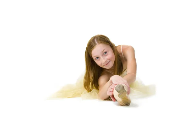 Studio ritratto di una giovane ballerina attraente — Foto Stock