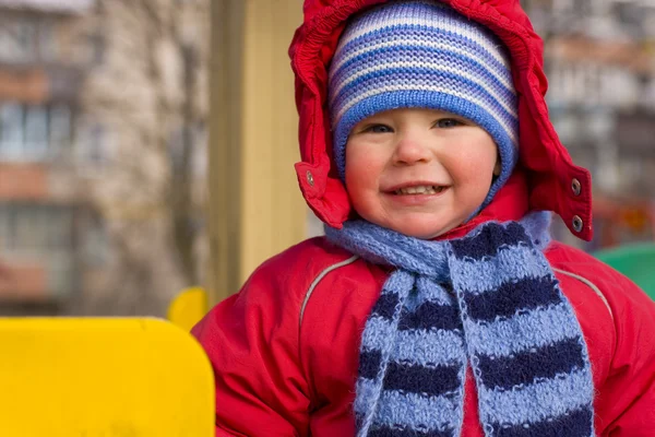 Porträtt av en liten pojke på två år — Stockfoto