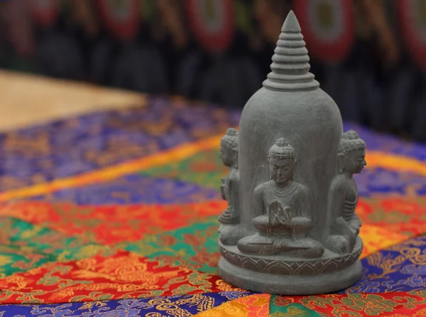 Beeldje met beeld van de Boeddha — Stockfoto