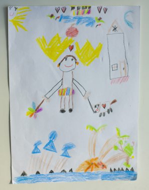 beş yaşındaki çocuk renkli kalemler komik çizim