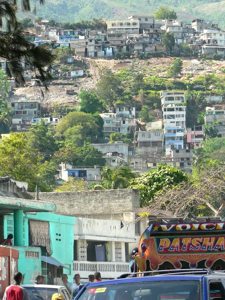 海地的山坡上 免版税图库照片