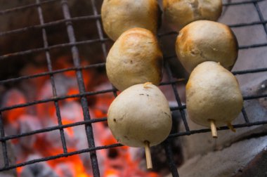 Tay tarzı ızgara et topu