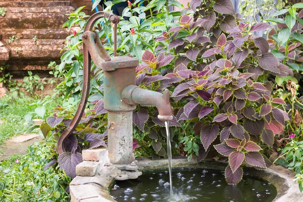 Vattenpump — Stockfoto