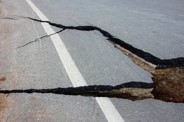 deprem: chiang rai, Tayland'ın kırık yoldan