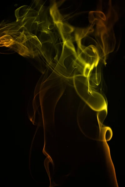 Kouř formulář, který vypadá jako oheň — Stock fotografie