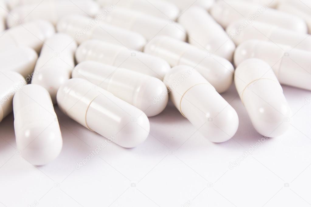 many white pills 