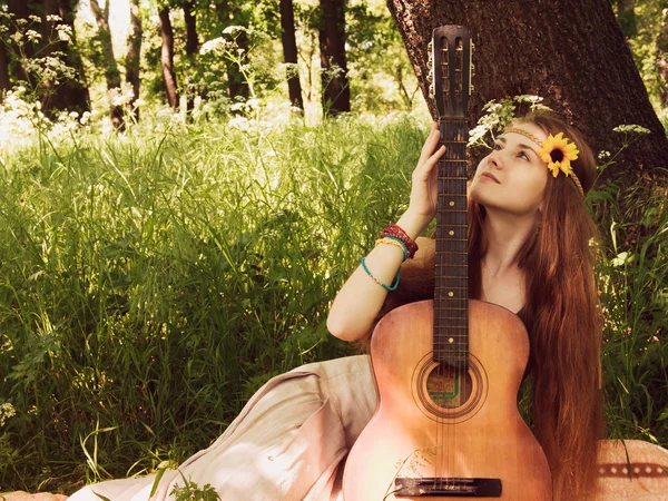 Hippie singer girl — Stock Photo, Image