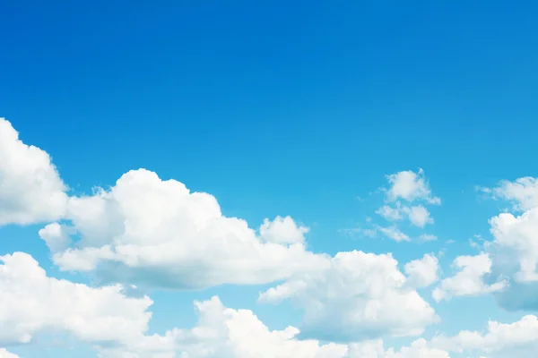 Céu azul nublado — Fotografia de Stock