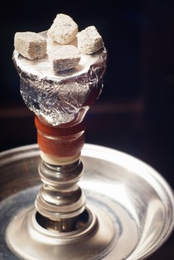 geleneksel oryantal nargile kömürleri ile