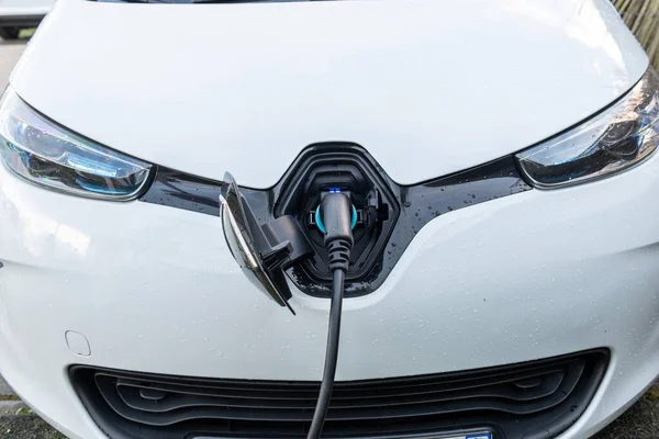 París Francia Noviembre 2021 Renault Zoe Carga Vehículos Eléctricos Una —  Fotos de Stock