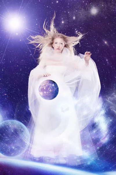 Magisk dame. Fabelaktig kvinne. Stjerneheksefruen fra planeten og universet. Galakseinnretninger . – stockfoto