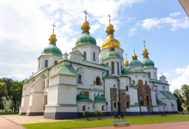 UNESCO anıtı Kyiv 'li Aziz Sophia Lavra' nın topraklarındaki Ortodoks Hıristiyan kilisesi. Kyiv, Ukrayna.