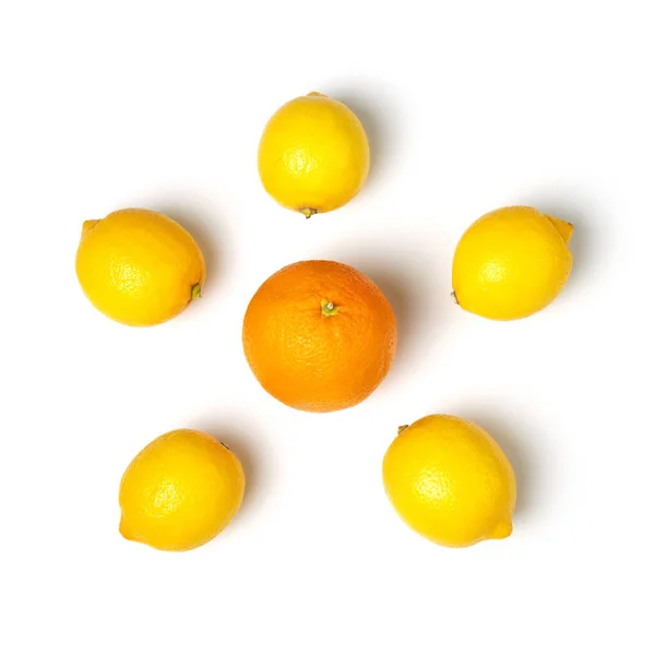 Vista Dall Alto Composizione Agrumi Freschi Maturi Cinque Limoni Arancia — Foto Stock
