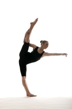 Esnek sportif kız germe