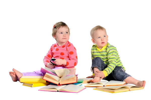 Bambini con libri multicolori — Foto Stock