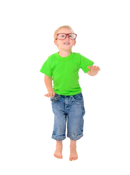 Ragazzo divertente con gli occhiali in camicia verde — Foto Stock