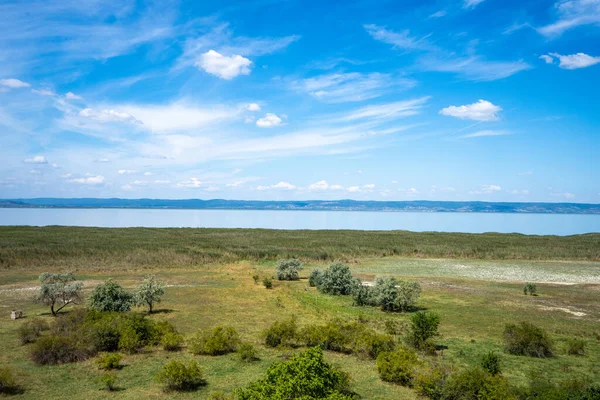 Aussicht von der Illmitzer Aussichtswarte auf den Neusiedler See