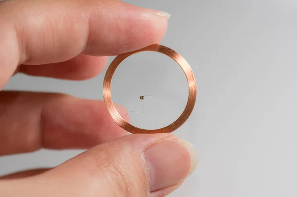 İletişim çipi, RFID çipi ve diğer kimlik kombinasyonlarına sahip farklı çip tipleri