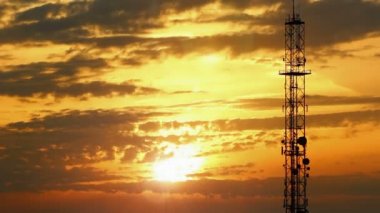 tropikal alanlar üzerinden gün batımı