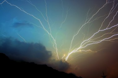 Fırtına lightning strikes