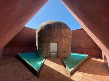5 Eylül 2021: James Turrell İkinci Rüzgar Sanat Yapısı. Vejer de la Frontera, Endülüs, İspanya