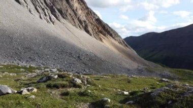 Yazın Kanada Kayalıkları