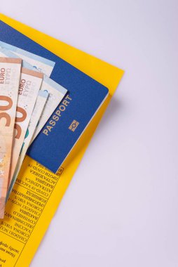 Sarı koronavirüs aşısı sertifikası biyometrik avro pasaportu.