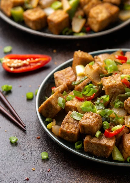 Sal crujiente y pimienta Tofu. Vegano, vegetariano comida saludable — Foto de Stock