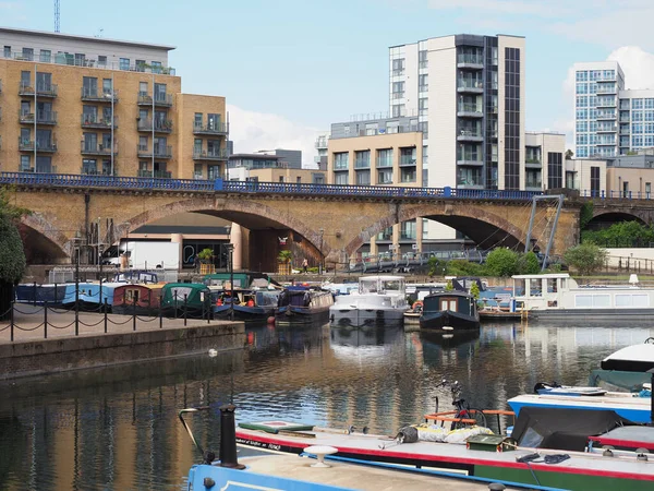 Colourful Canal Boats Moored Limehouse Basin London England — Foto de Stock